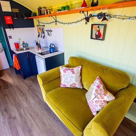 The Gambo Shepherd'S Hut Kidwelly Екстериор снимка