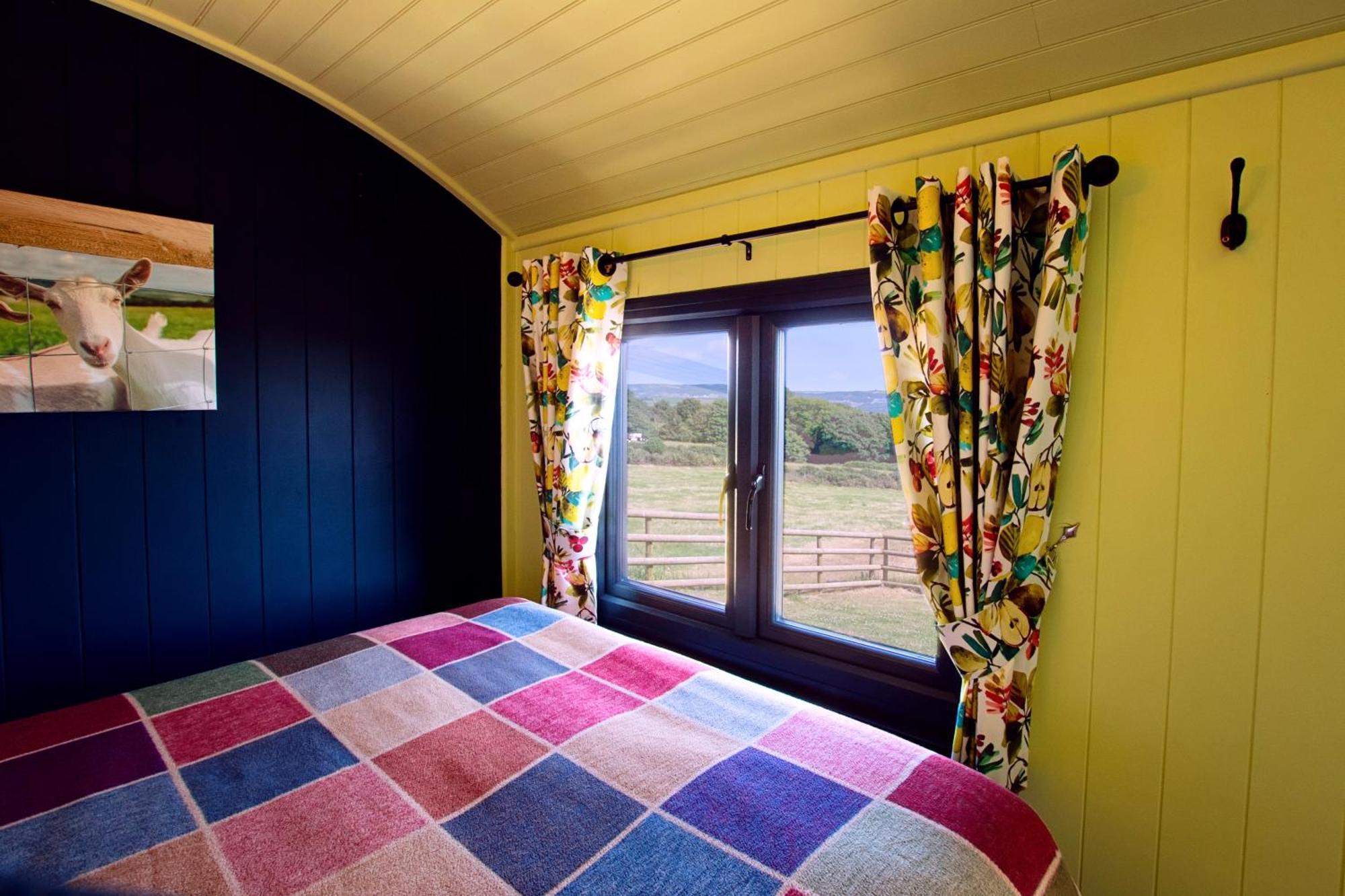 The Gambo Shepherd'S Hut Kidwelly Екстериор снимка
